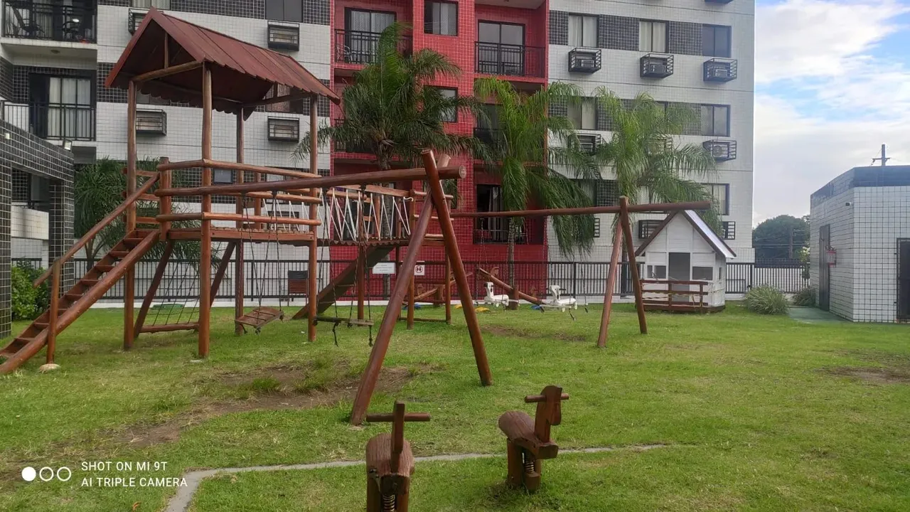 Oportunidade no bairro da Torre. Apto com 2 quartos (sendo 1 suíte)