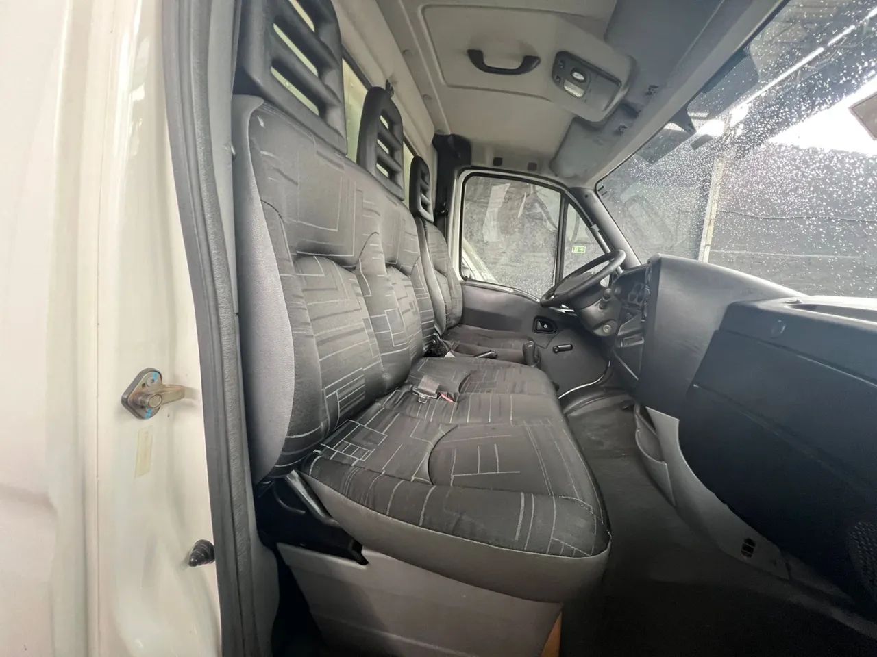 Iveco Daily 35s14 2011 novíssima  - Foto 9