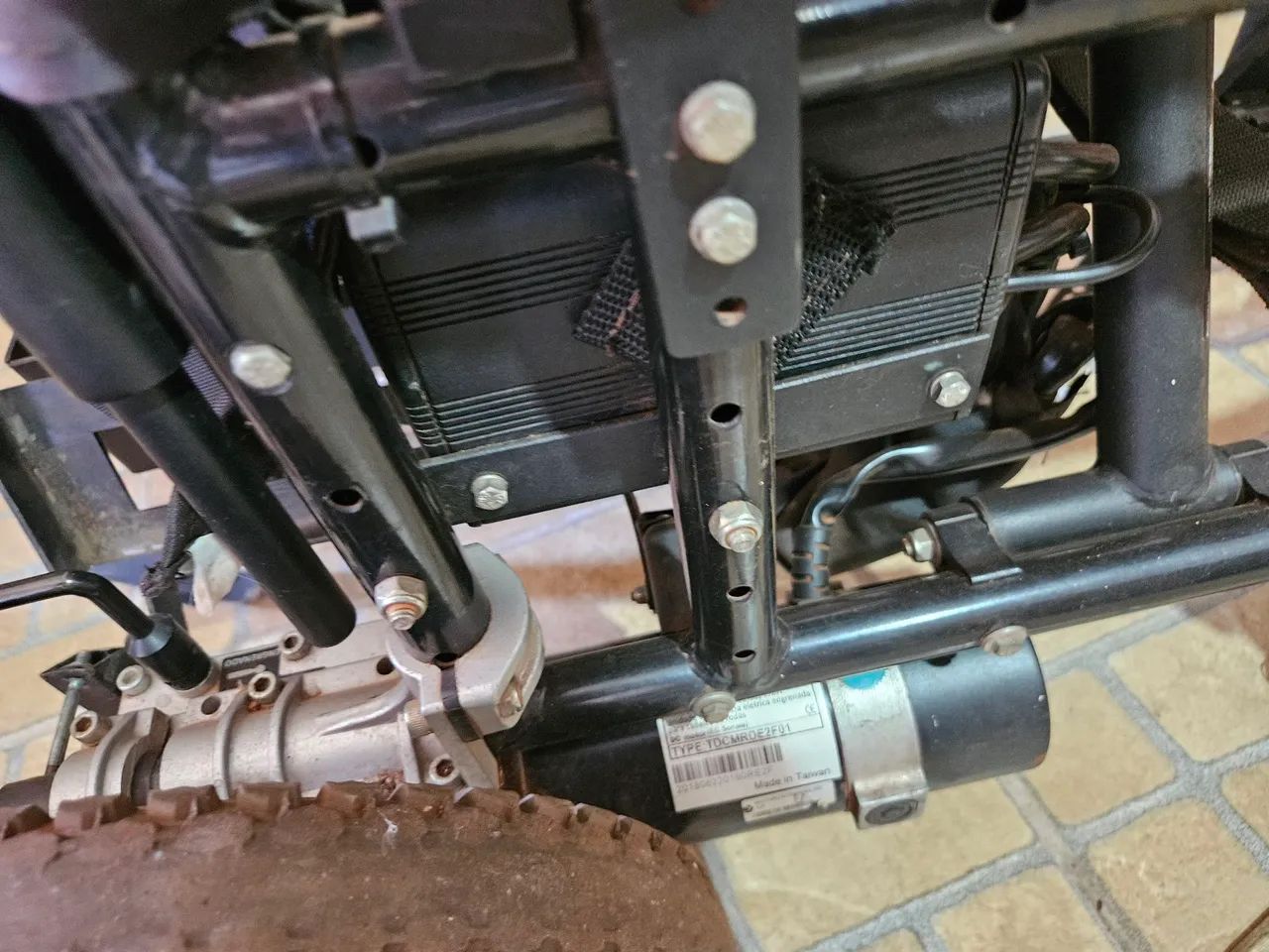 Peças usadas p cadeira roda motorizada  - Foto 2