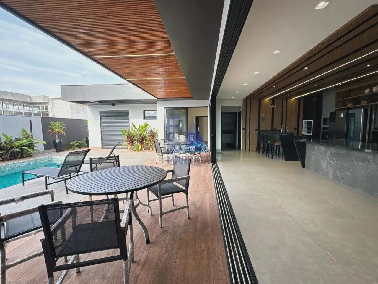 Sobrado MOBILIADO à venda no Porto Rico Resort Residence, 4 suítes, com elevador e garagem - Foto 5