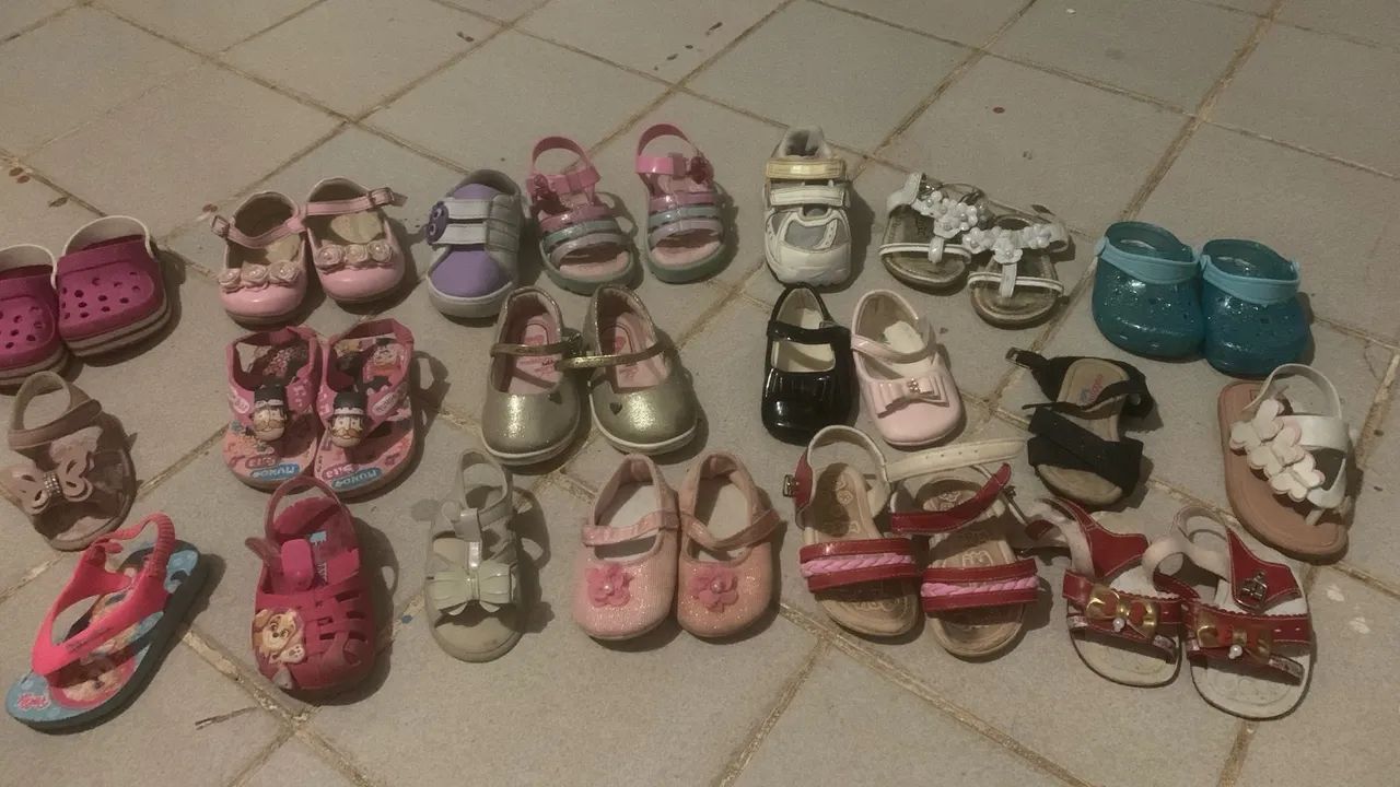 R$200 reais 20 pares de sapatos 