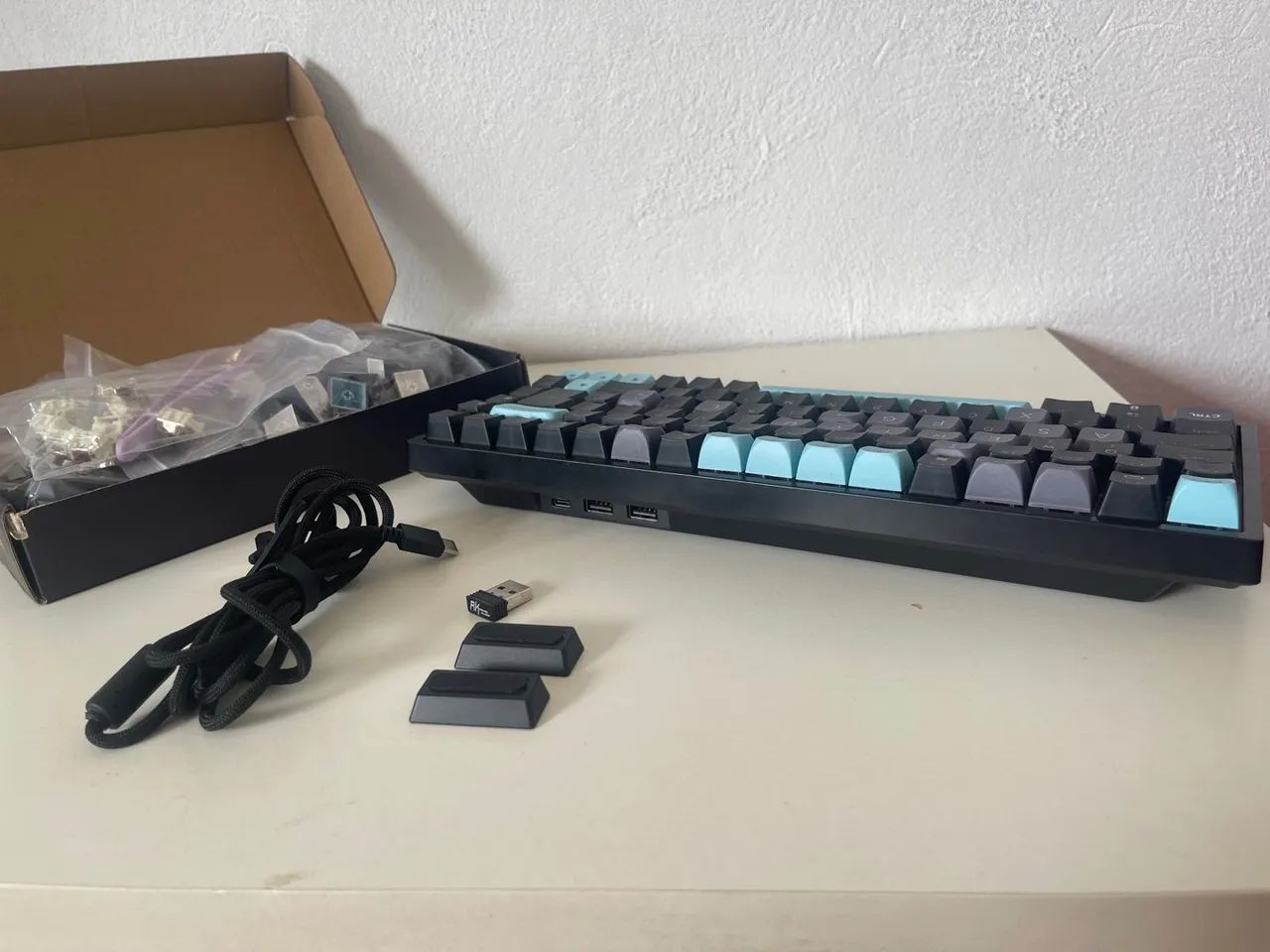 Teclado Mecânico Royal Kludge RK84/RK857 RGB Retroiluminado Bluetooth 2.4G - Foto 5