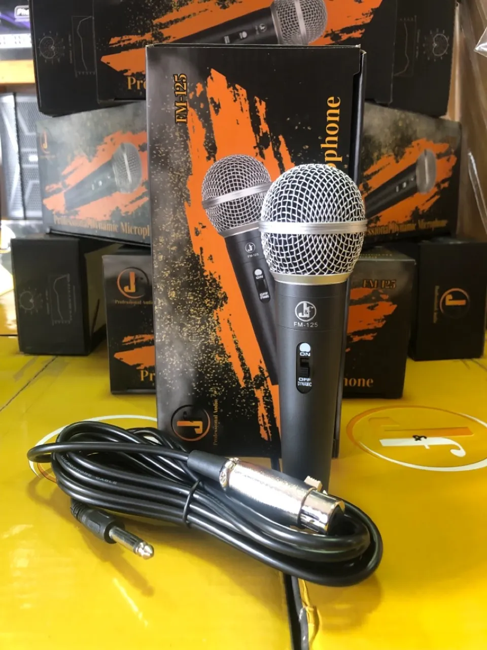 Microfone Dinâmico FM-125