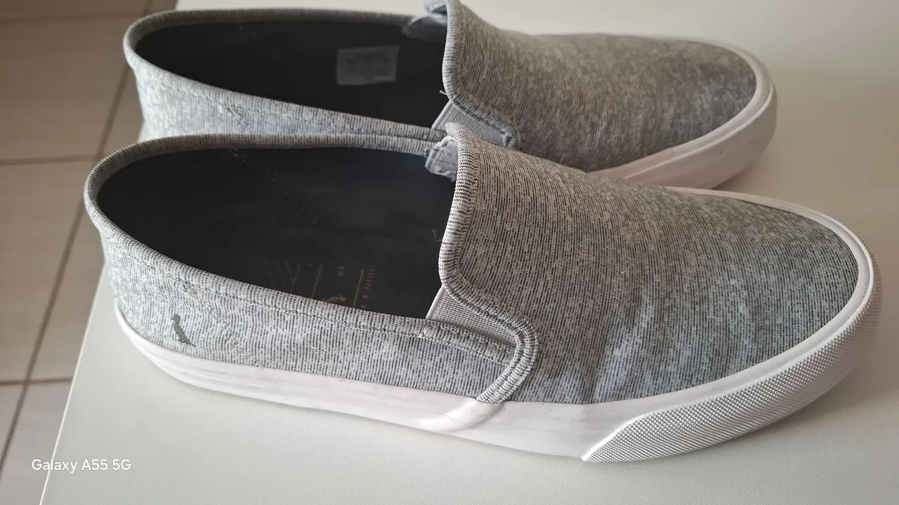 Slip on Cinza reserva