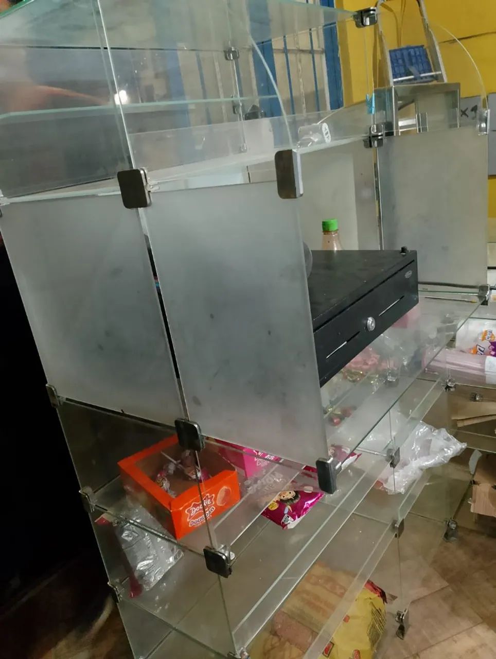 Balção Box de Vidro modulado