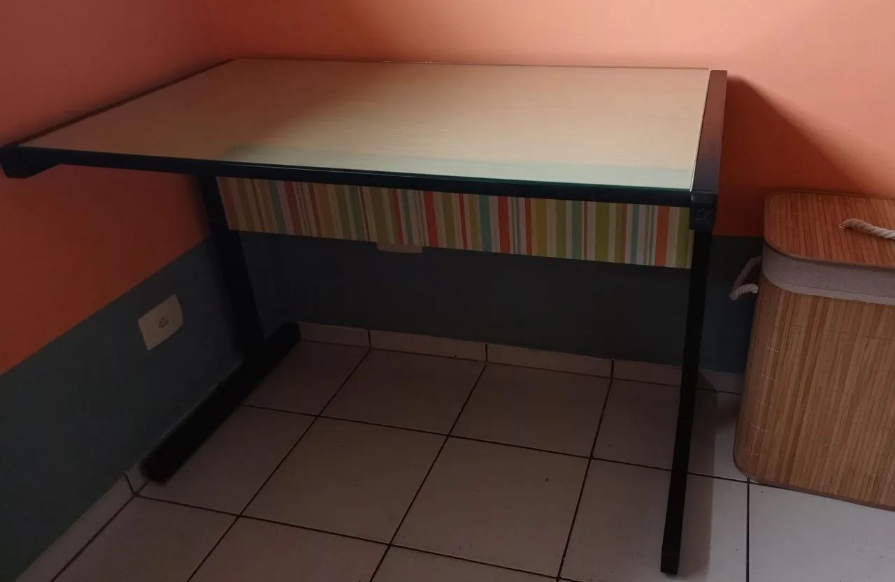 Mesa escritório / estudos