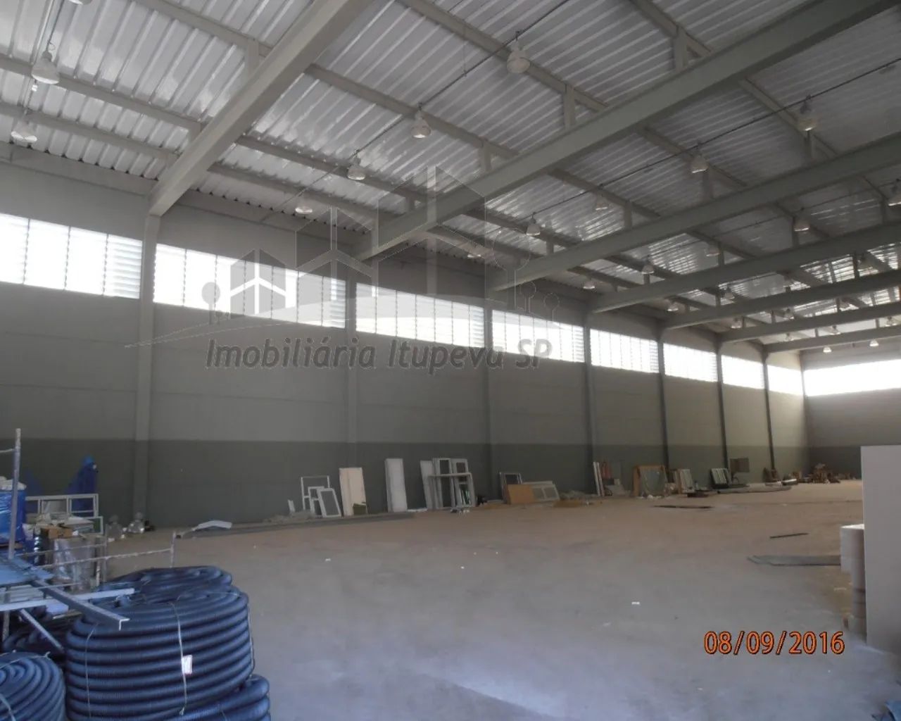 Aluguel de Galpão Industrial no Distrito Industrial de Jundiaí-SP: 2 salas, 2 banheiros, 1