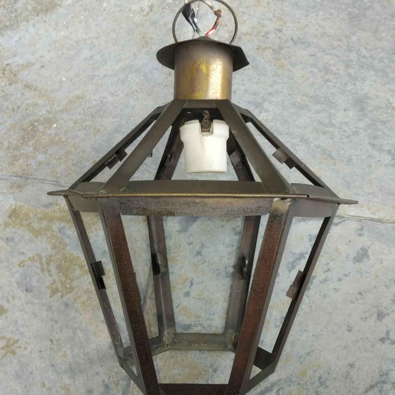 Luminária colonial 