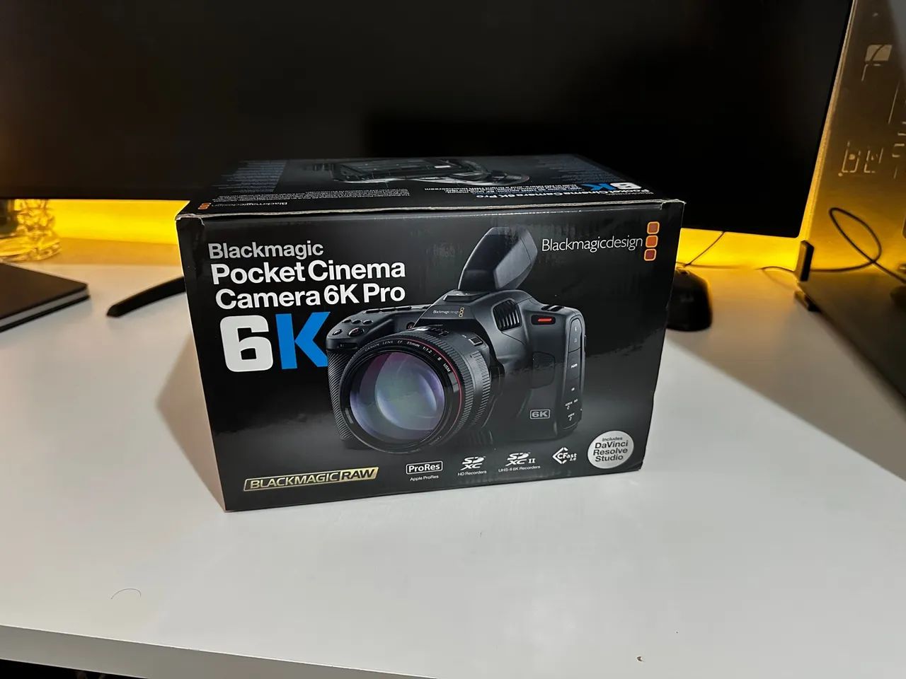 Blackmagic Pocket Cinema Camera 6K - Usado - Foto 4