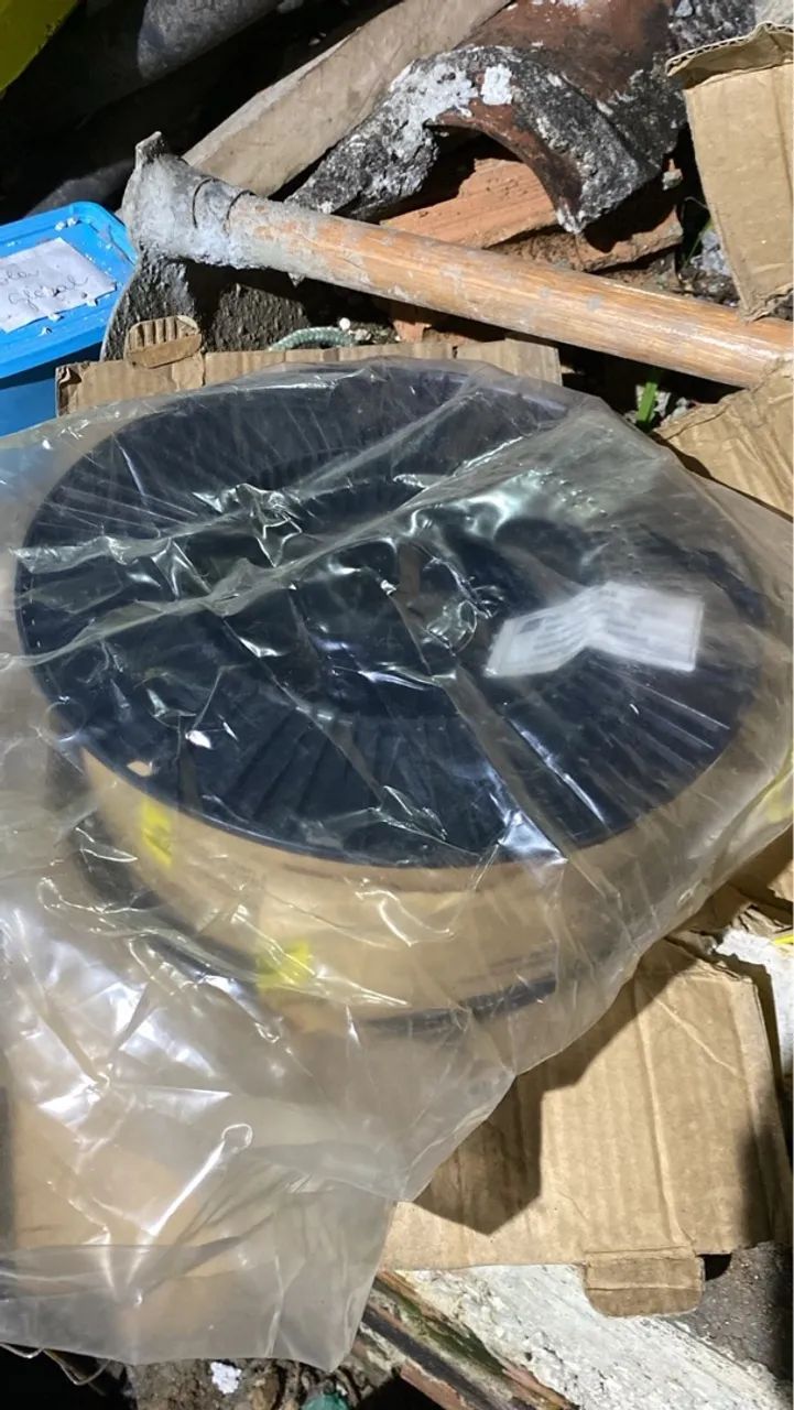 Rolo de arame MiG para solda