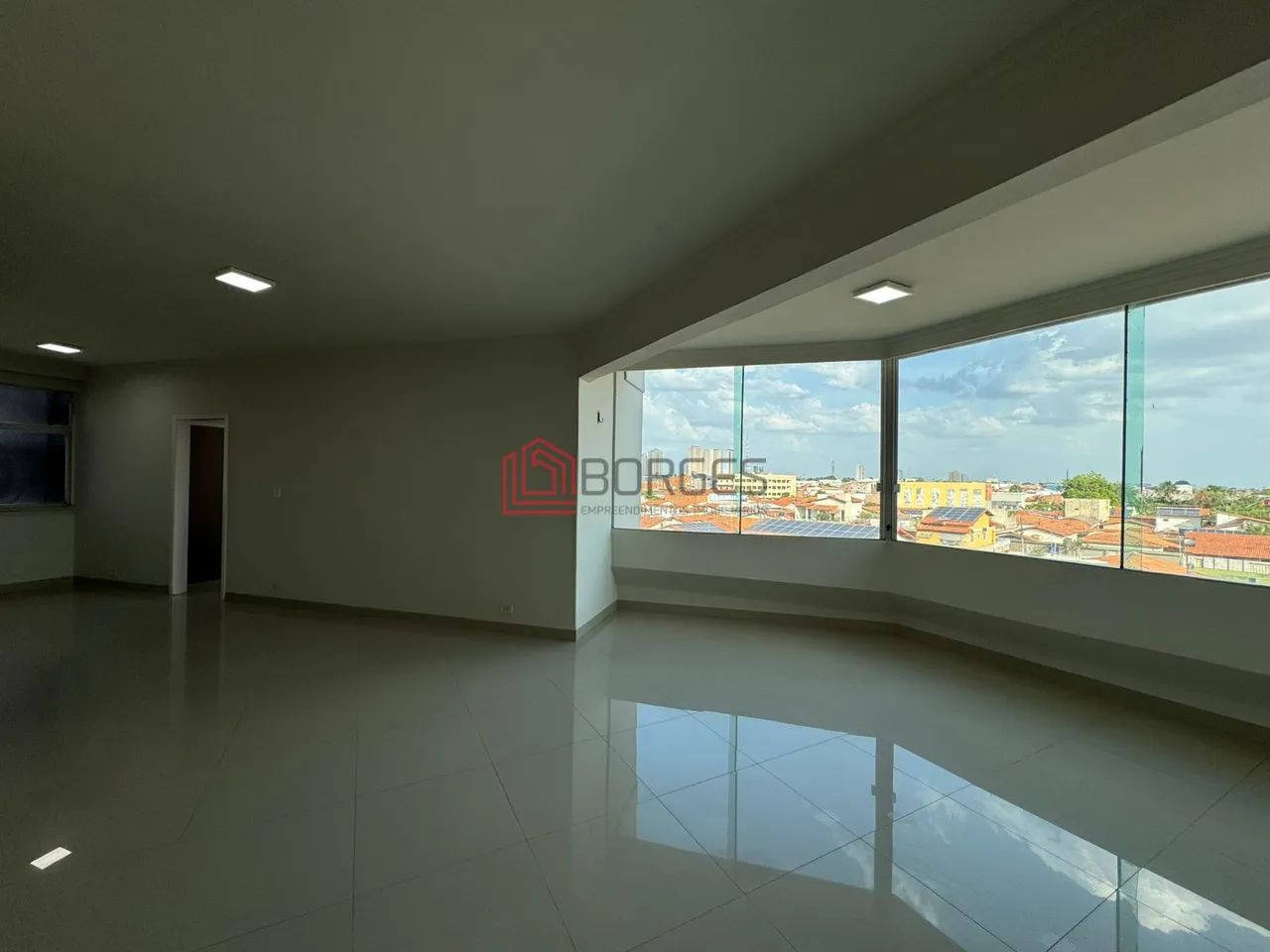 Apartamento Padrão - 03 quartos sendo uma suíte - Foto 3