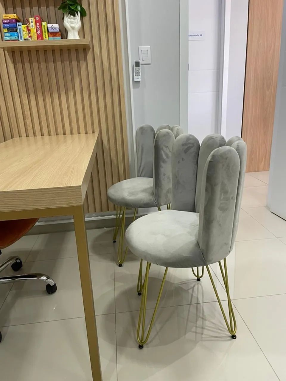 Vendo cadeira/ poltrona cinza, modelo pérola.  - Foto 5