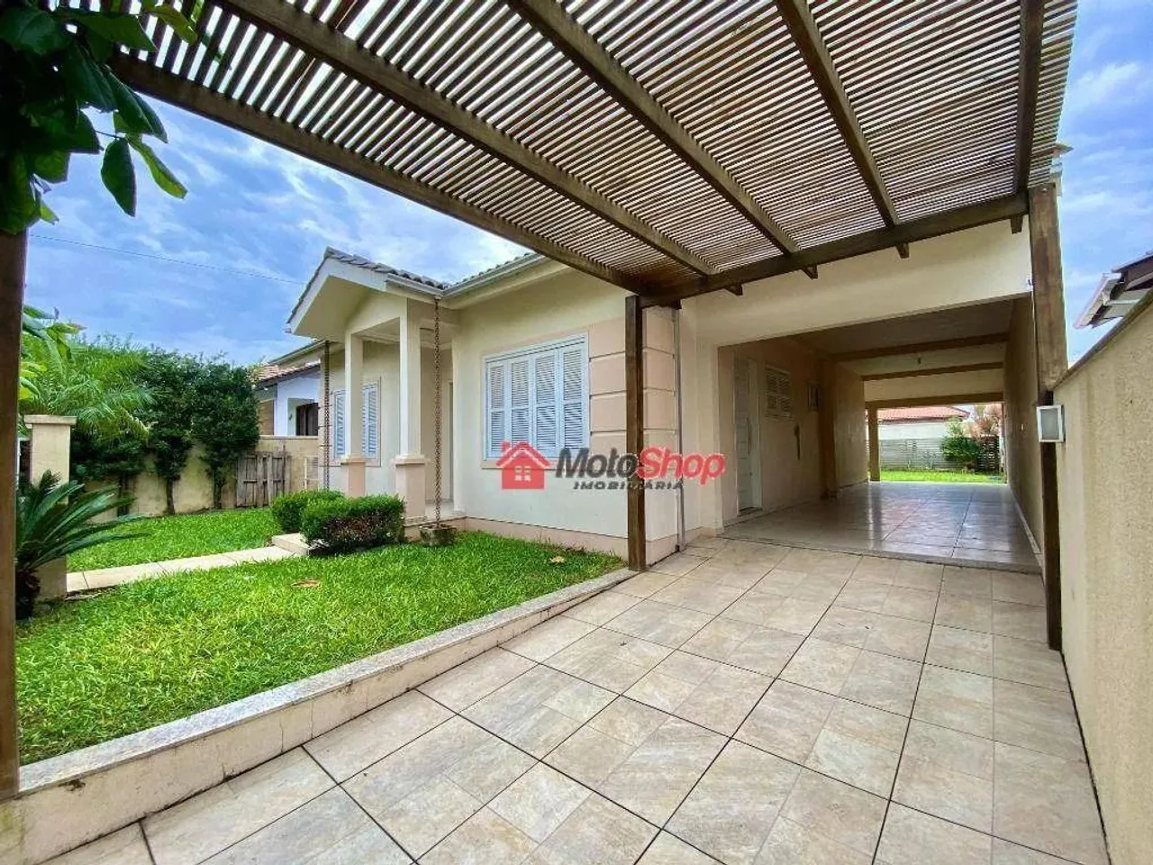 Casa com 3 dormitórios para alugar, 215 m² por R$ 3.000,00/mês - Nova Divinéia - Araranguá