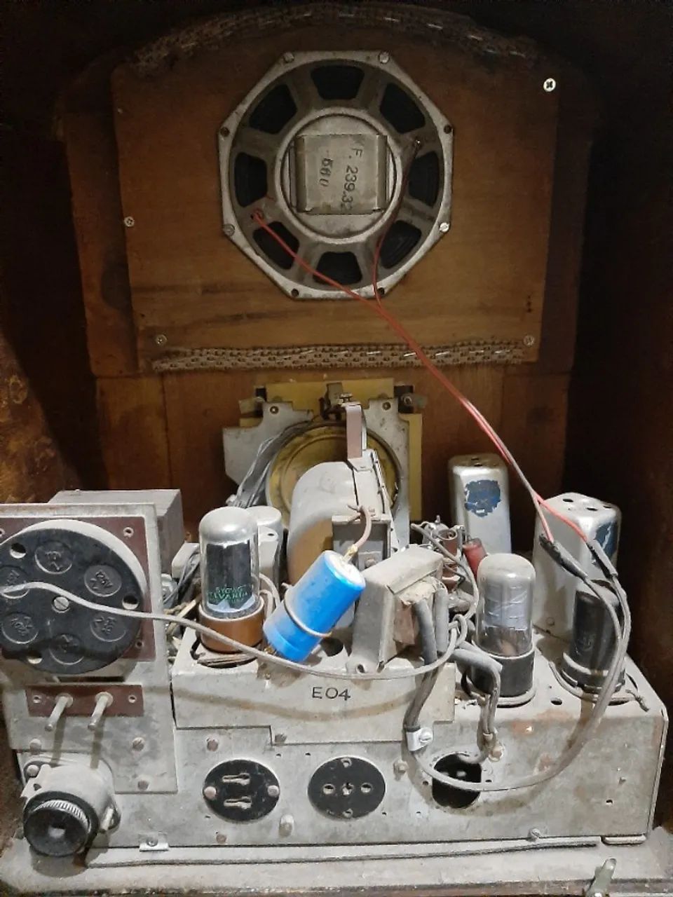Rádio modelo capelinha antigo64292885408770123