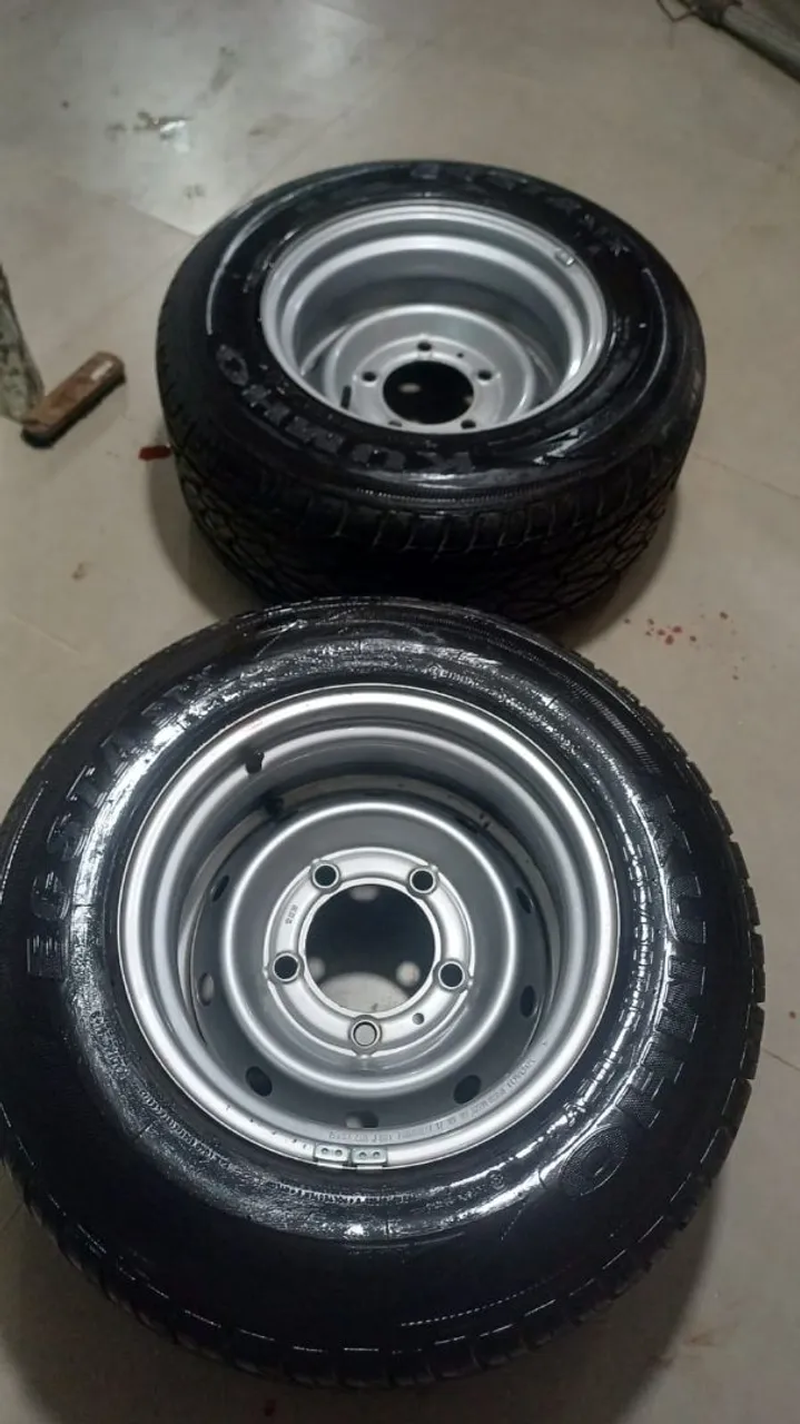 Pneus e rodas