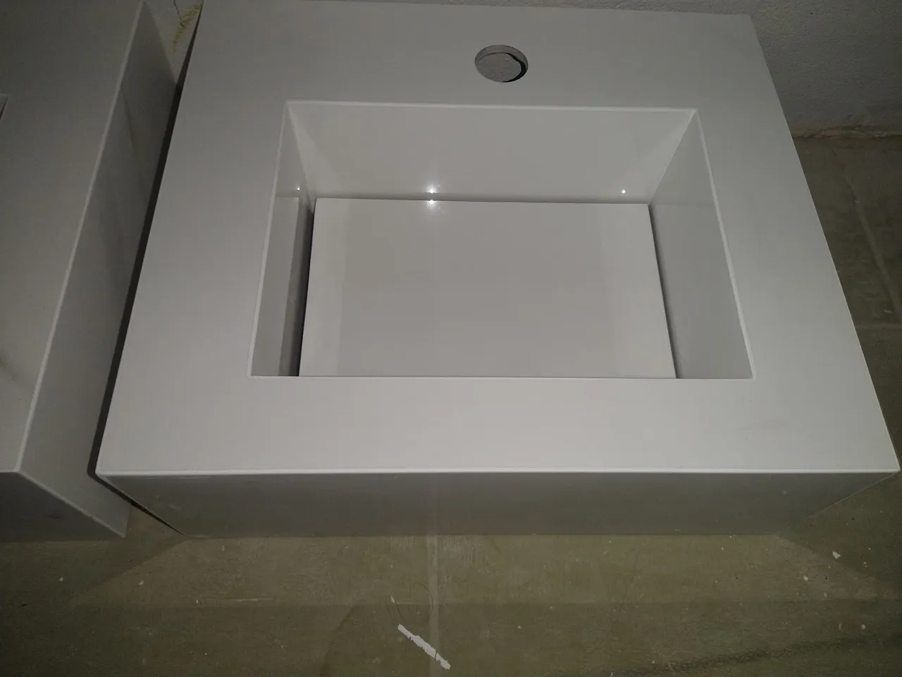 Lavatório 35x40 esculpido em porcelanato 