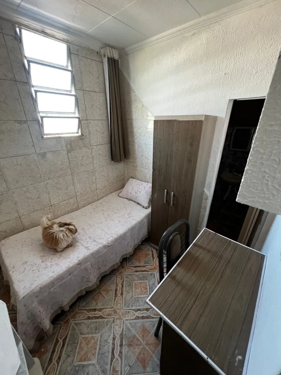 Quarto mobiliado 600$