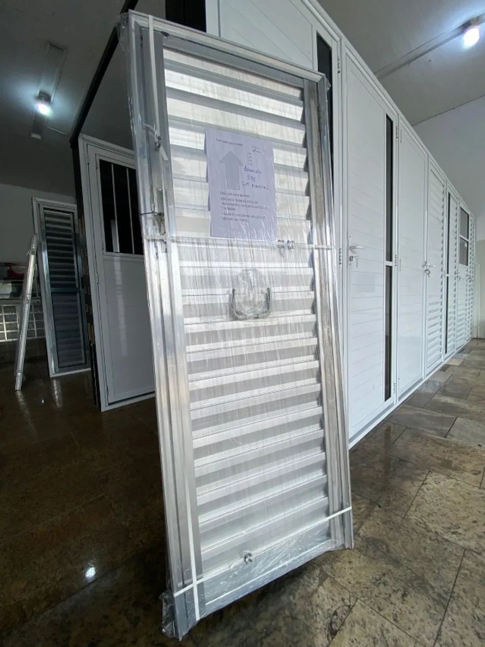 ÚLTIMAS ÚNIDADES - PORTA ALÚMINIO 1.60X60 - Foto 3