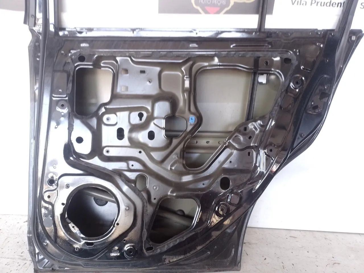 Porta Traseira Direita Nissan Tiida 2010 C Detalhe - Foto 6