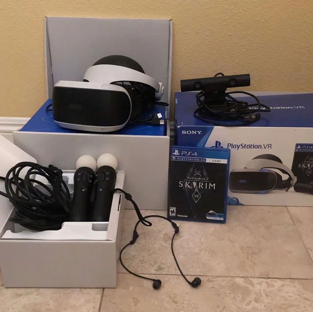 PSVR NA CAIXA com SKYRIM