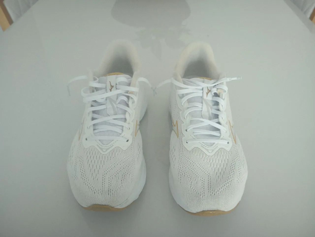Tênis MIZUNO. Tam 37 Branco  - Foto 2