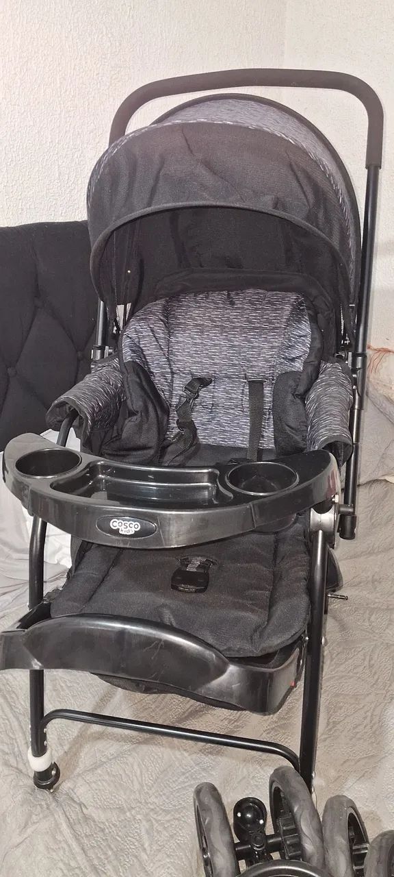 Carrinho de bebê com bebê conforto  - Foto 4