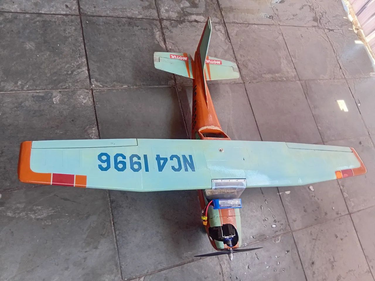 Aeromodelo em balsa 1,40 de asa eletrônica completa 