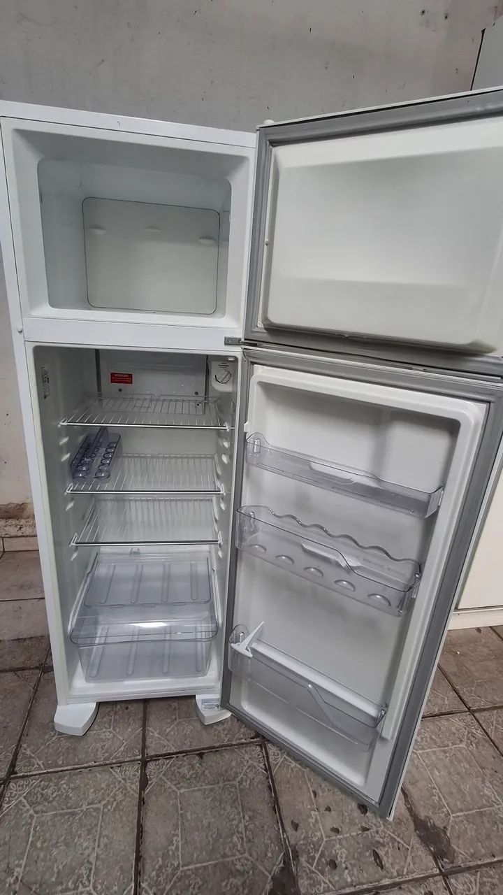 GELADEIRA ELECTROLUX DUPLEX DGELO SEMI-NOVA  - Foto 5