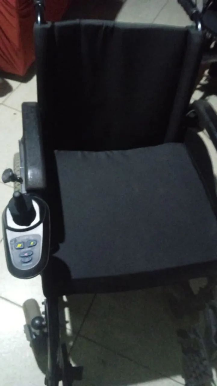 Cadeira de rodas elétrica 