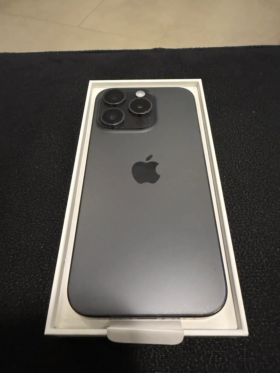 iPhone 15 Pro Max 256gb - Bateria 87% - Celulares e Smartphones