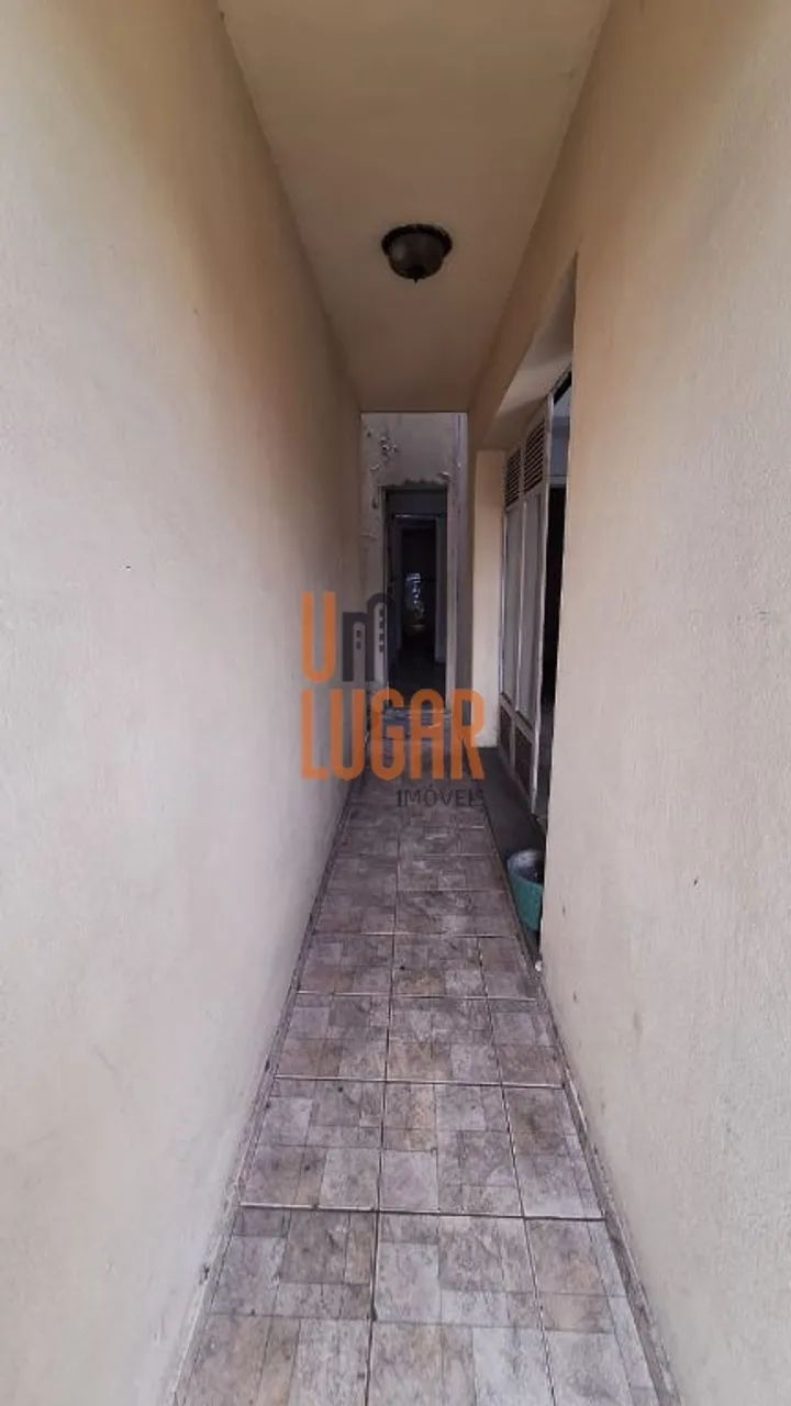 Um Lugar Imóveis Vende: Casa com ótimo espaço e boa localização na Alcindo Cacela entre Do - Foto 8