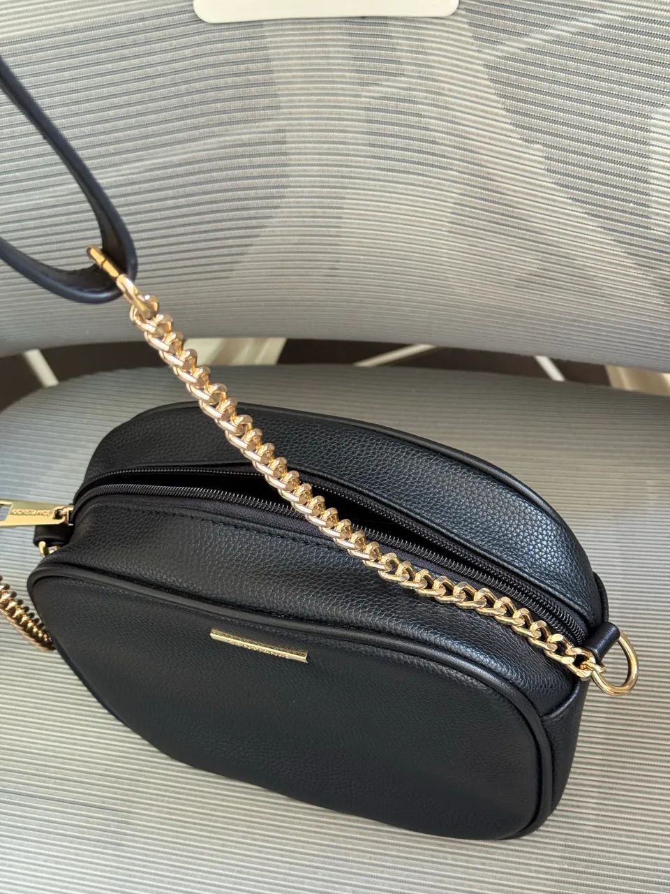 Bolsa Média Preta da Constance 