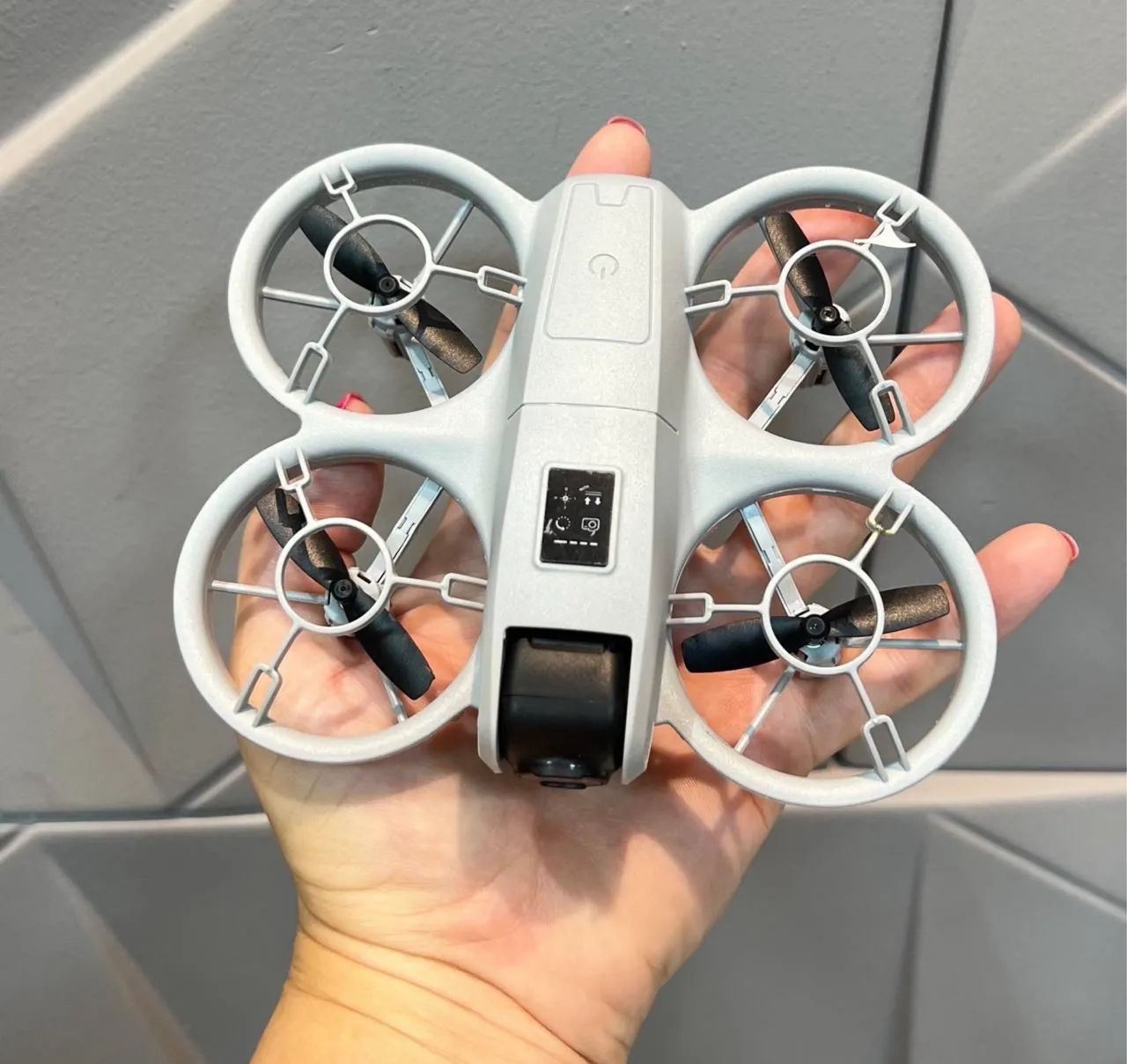     Mini Drone D1 Pro com Câmera 2 Baterias Fácil de Pilotar para Crianças e Adultos - Foto 3