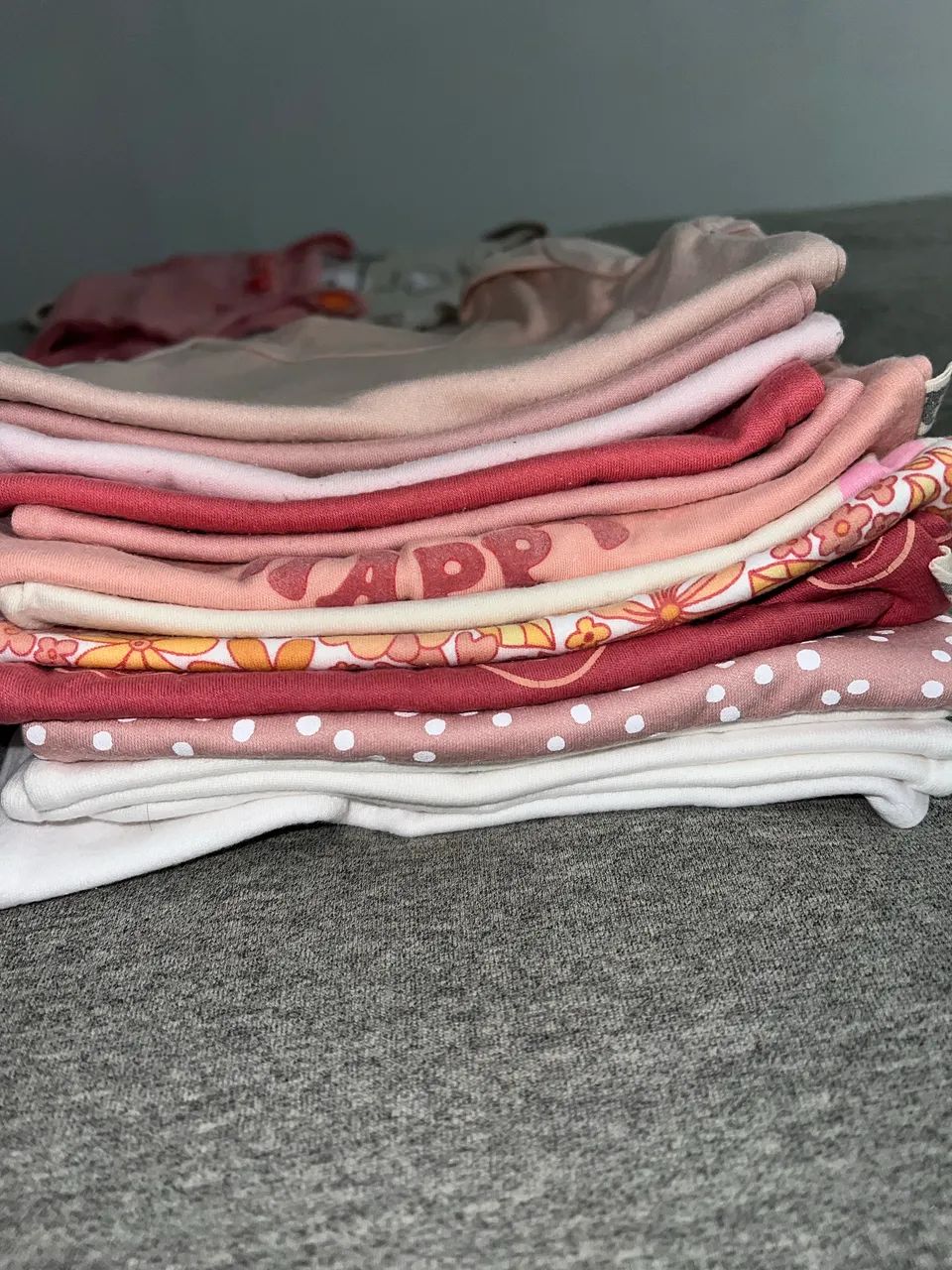 Lote 14 Roupas de  bebê  bodie body marcas  americanas   - Foto 6
