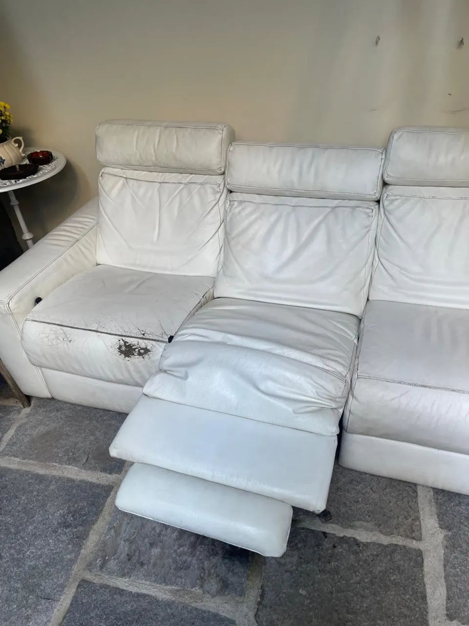 Sofá de Couro Branco 3 Lugares com Encosto Reclinável - Super Confortável - Foto 2
