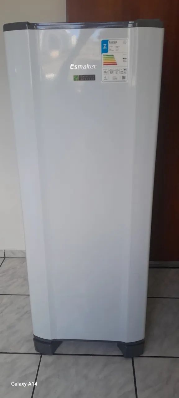 Geladeira Esmaltec