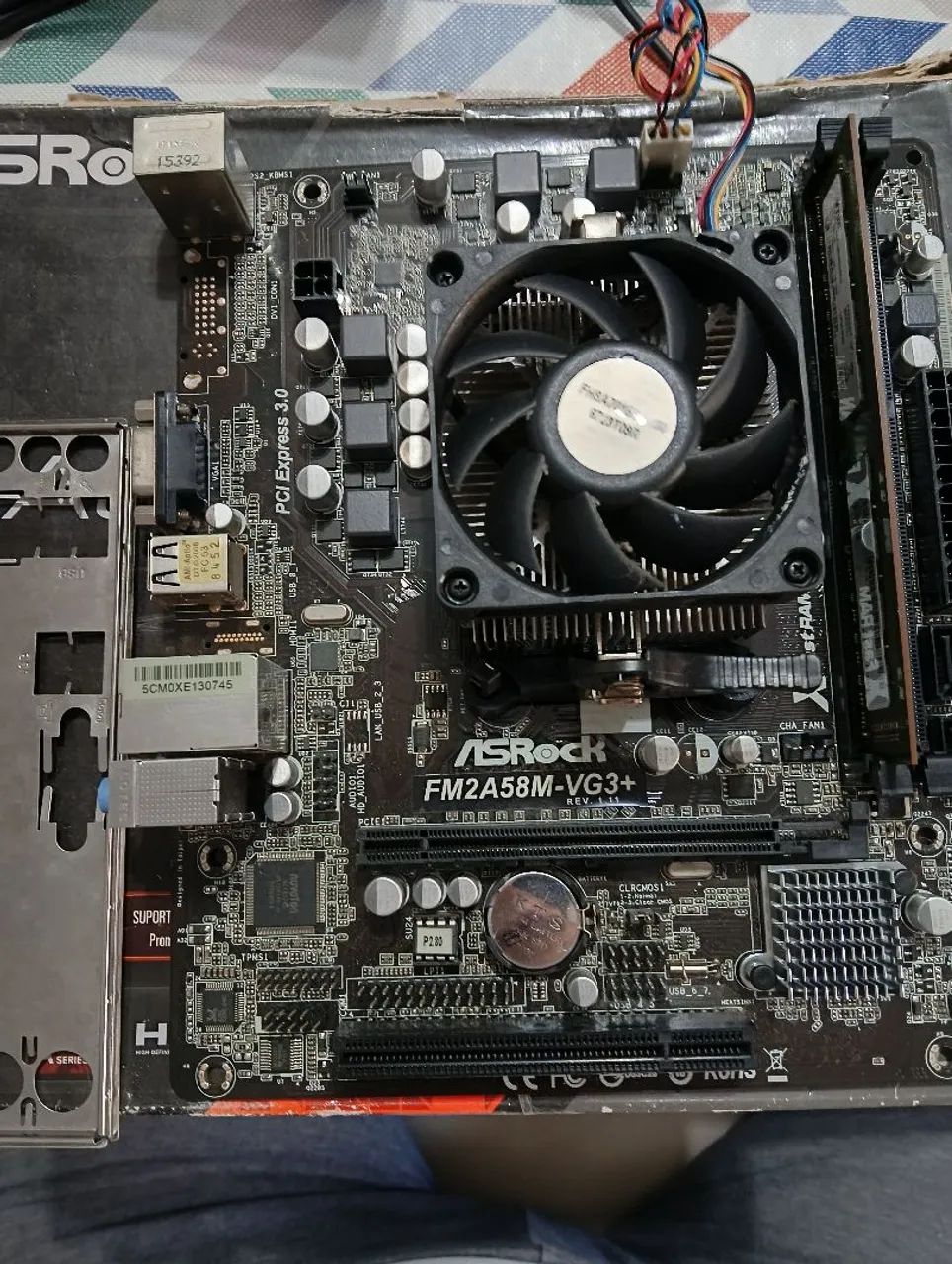 Kit placa mãe Asrock FM2A58M-VG3+ com processador A4 4000 com cooler box perfeita.