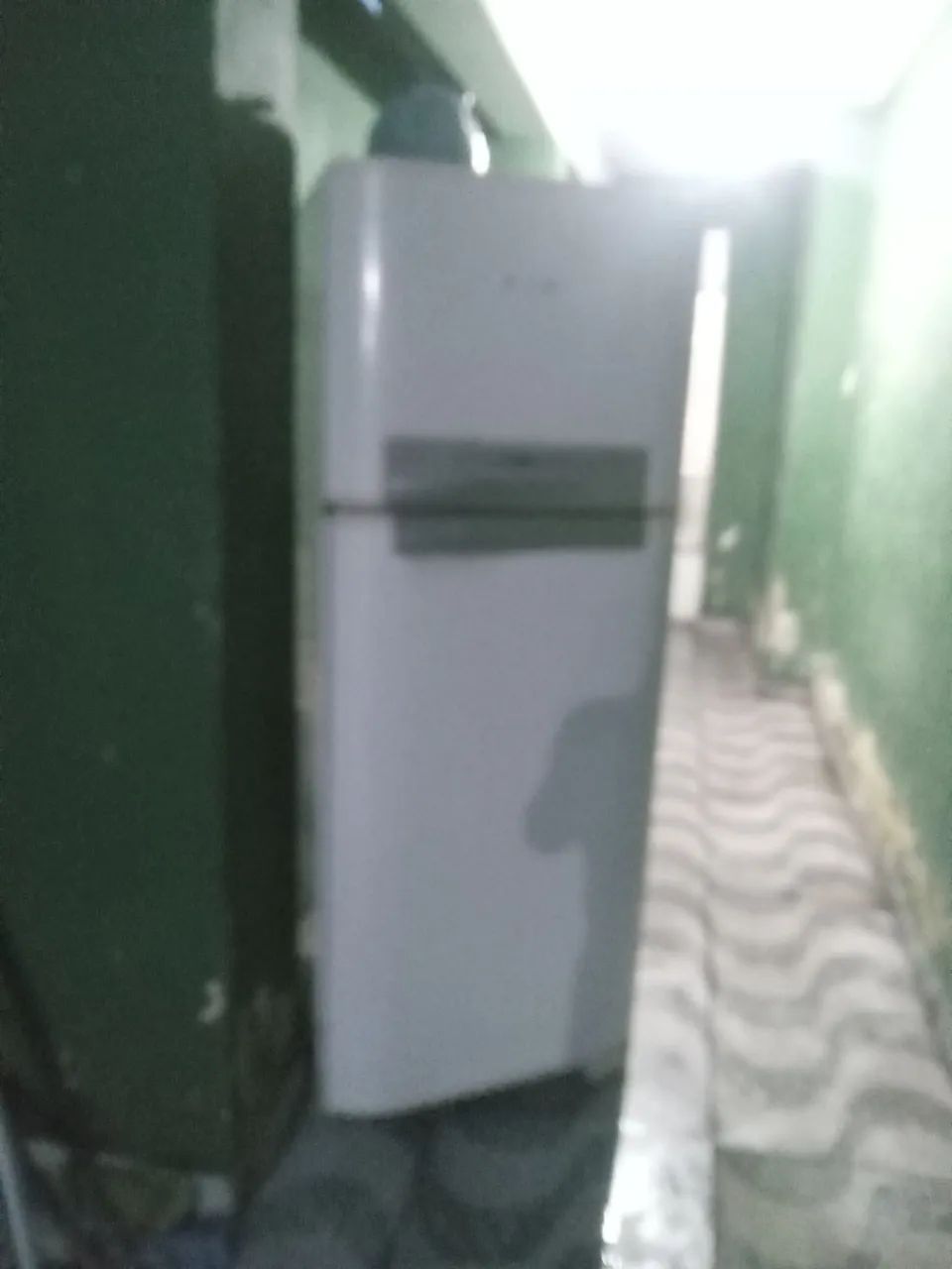Vendo Geladeira eletrolux com defeito - Foto 5
