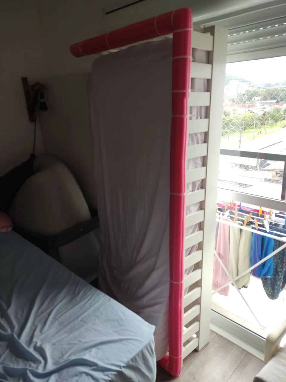 Cama Montessoriana Branca usada - Foto 2