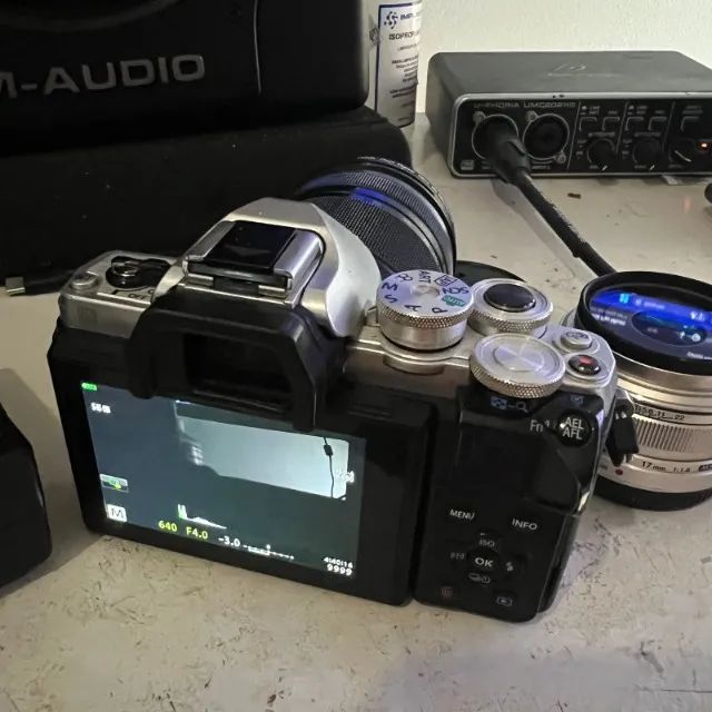 Camera olympus E-m10 III - Foto 3