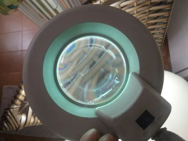 Lupa ARTICULADA com LED - Foto 3