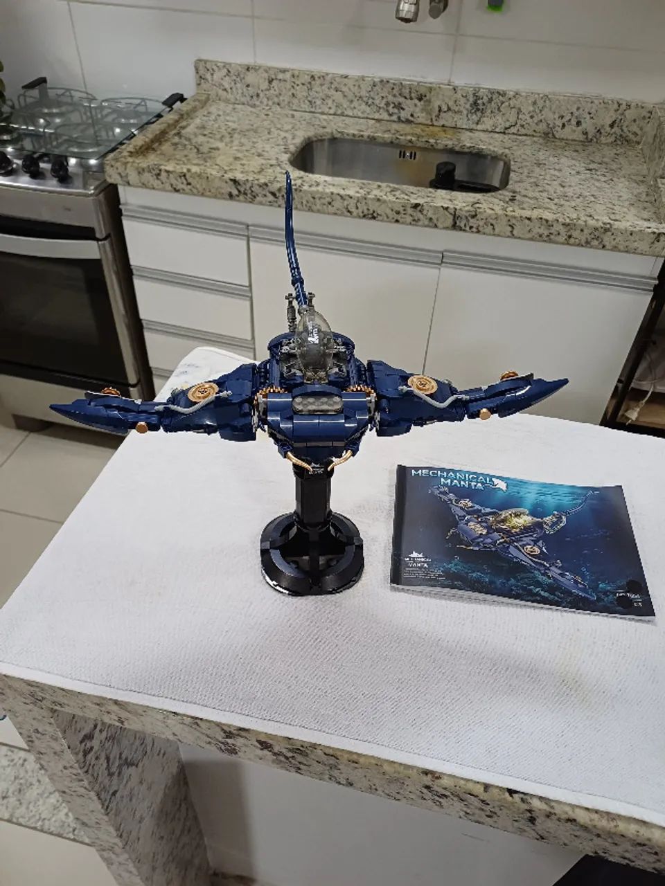 LEGO MANTA RAIA 689 PEÇAS