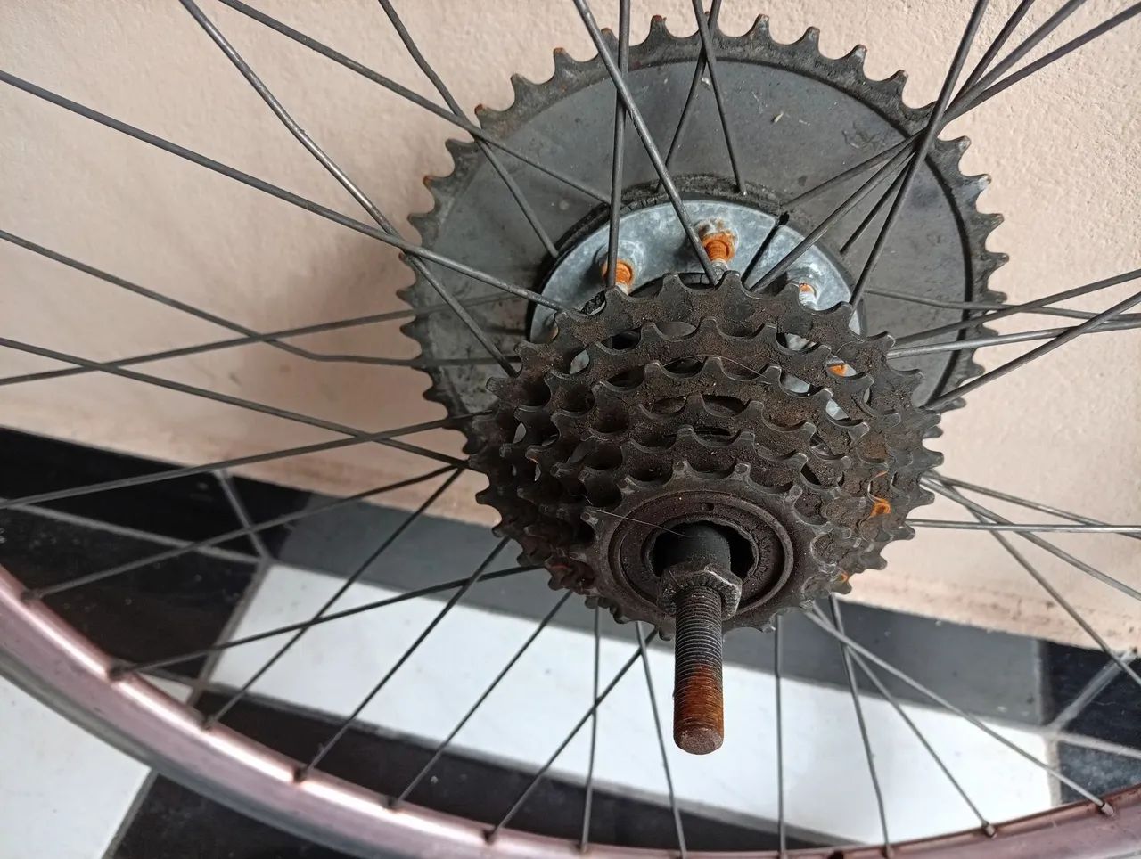 Rodas Aero com cubos de alumínio de motorizada ou 26 montadinha. - Foto 4