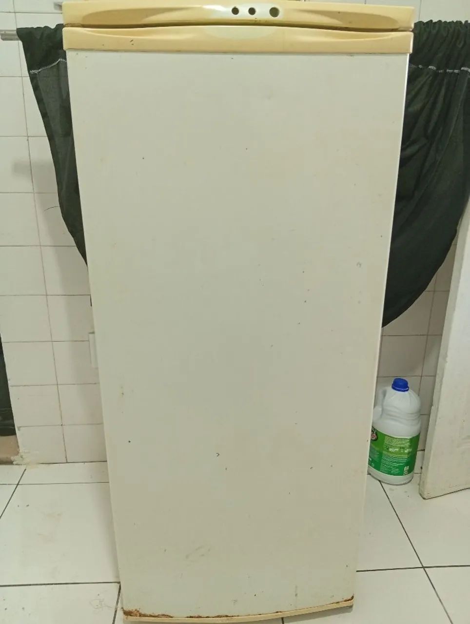 Vendo freezer R$:200,00