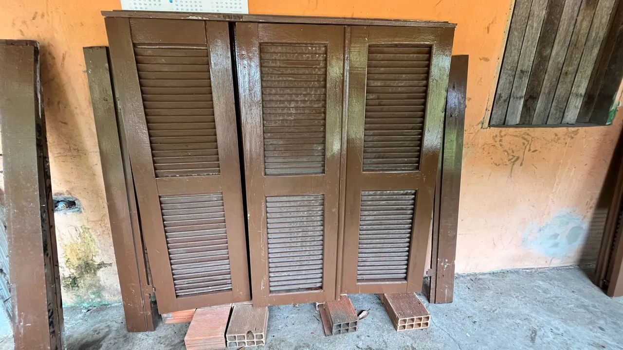 Janela de madeira maciça 417562708726272004