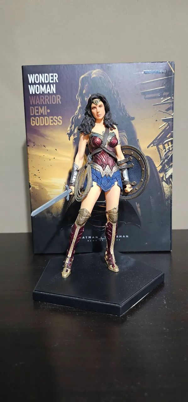 Wonder Woman (Mulher Maravilha) 1/10 Iron Studios