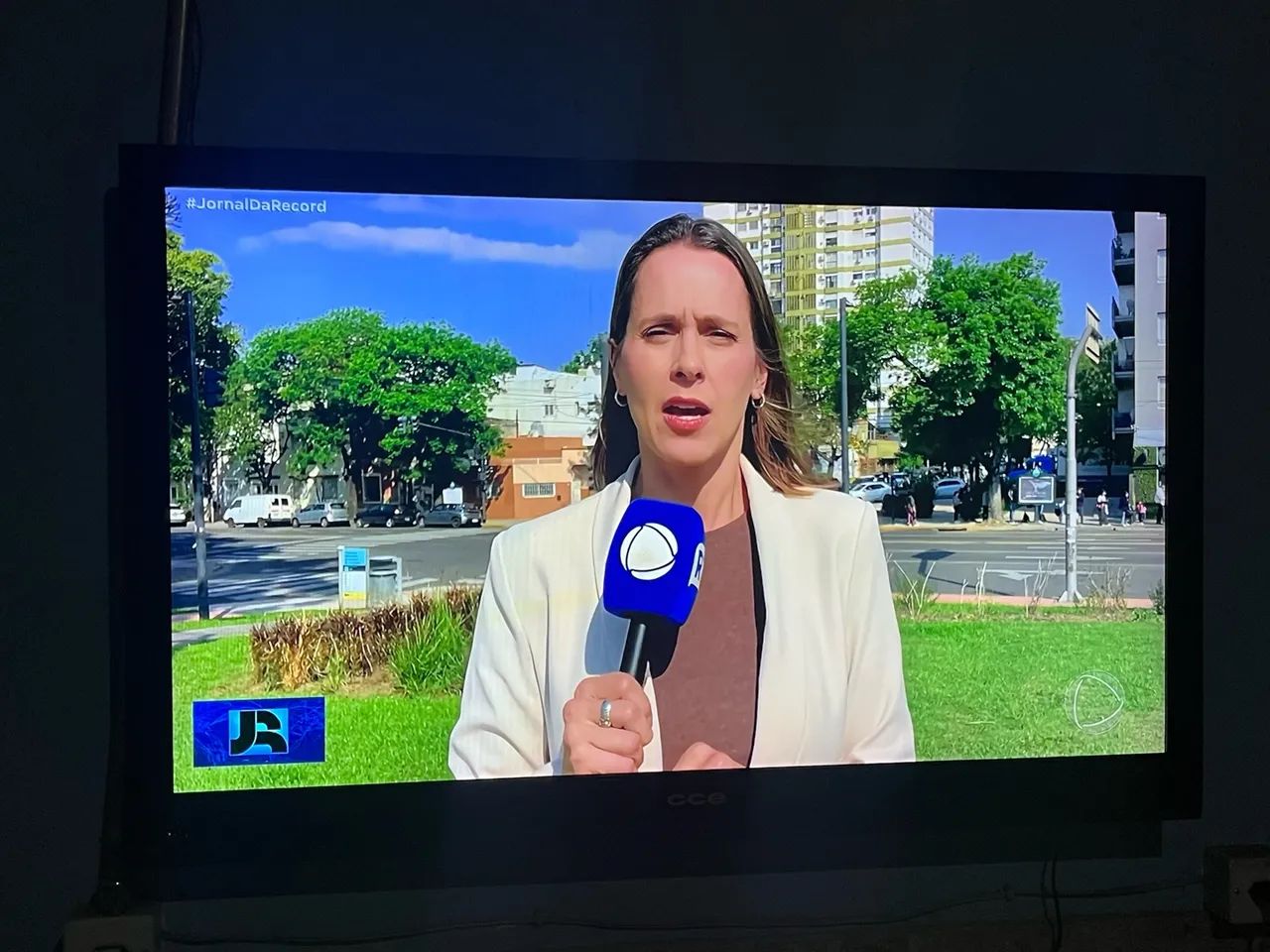 Vendo uma tv CCE 42 polegadas não e smart  - Foto 2