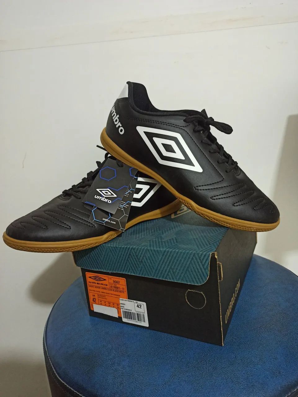 Tênis Futsal Umbro (Novo) N42 - Foto 2