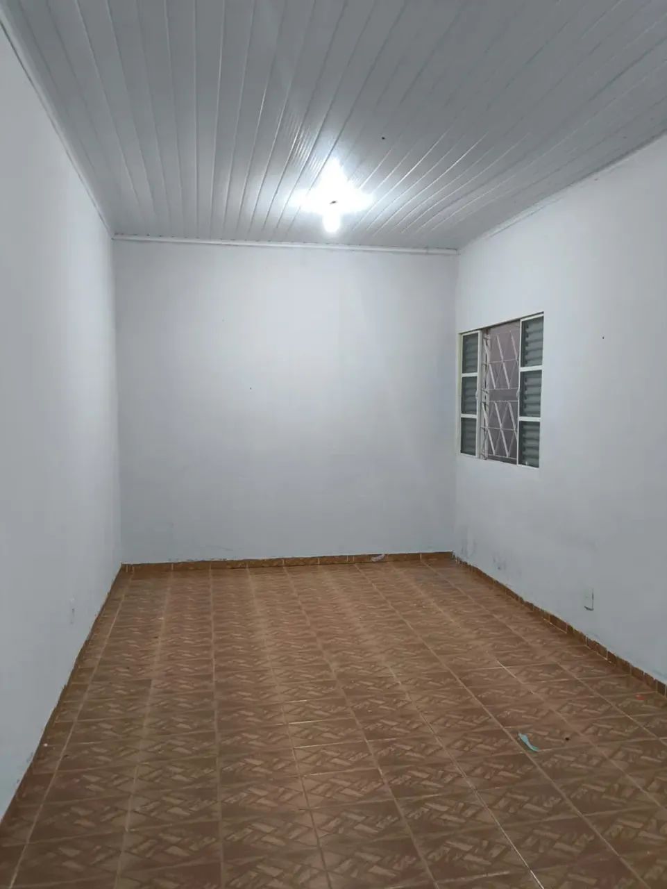 QNN 1! Casa de fundos com 2 quartos. Próximo ao Centro Ceilandia. - Foto 4