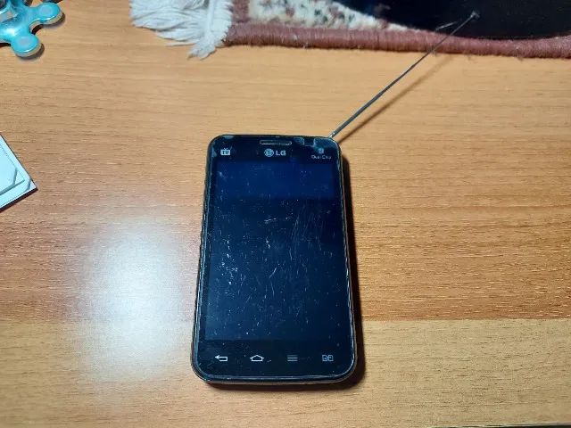 Celular LG - E467f